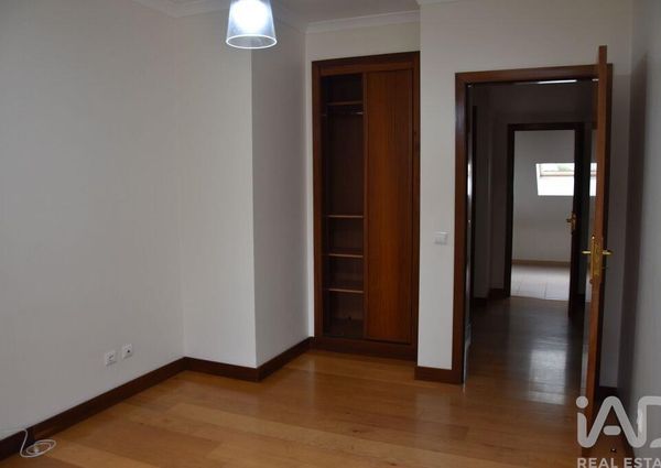 Apartamento T5 em Coimbra