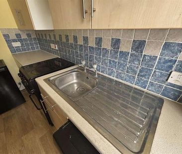 Albert Road, Saltash, PL12 - Photo 4