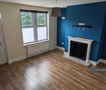 2 bedroom semi-detached house to rent - Photo 3