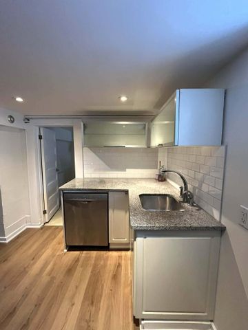 For Lease - 225 Indian Road Unit# Bsmt Apt, Toronto, Ontario - Photo 2