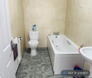 4 bedroom terraced house to rent - Photo 2