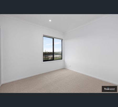 45 Curbridge Drive, Donnybrook, Vic 3064 - Photo 4