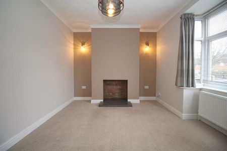 3 bedroom semi-detached house to rent - Photo 2