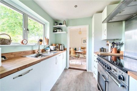 2 bedroom semi-detached bungalow to rent - Photo 5