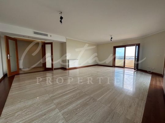 Apartamento T4 em Lisboa - Photo 1