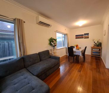 Bentleigh East - Photo 2