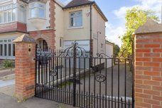 5 bedroom detached house to rent - Photo 3