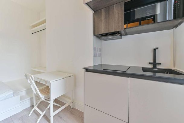 Studio to rent - Photo 1