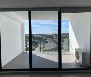 ITS GOT THE LOT - Photo 2