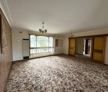 Large place to call home - Photo 6