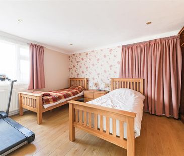 To Let 4 Bed House - Detached - Photo 6
