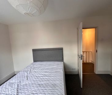 4 bedroom house - Photo 1
