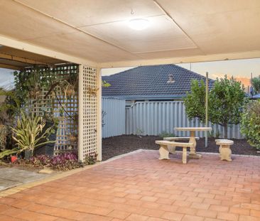 Std Rooms Available. Stylish & Luxurious House. Plenty of Parking! - Photo 4