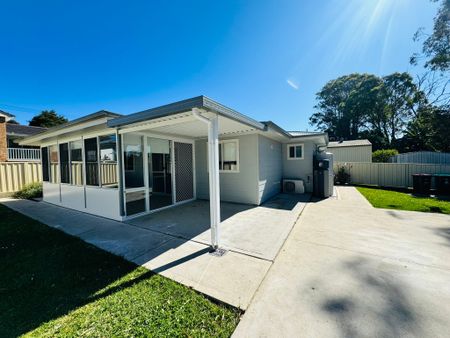 Charming Two Bedroom Home - Bonnells Bay - Photo 4