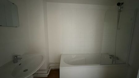 Á LOUER – T2 bis de 36m2, Rue Ratisbonne, Lille-Centre réf 5673-3 - Photo 2