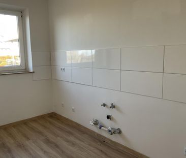 Moderne helle 3-Zimmer-Wohnung mit Balkon und Fahrstuhl! - Photo 4