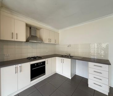 3 Bedroom Family Home - Photo 2