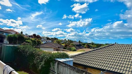 Spacious Family Home in Stanmore Bay - Photo 2