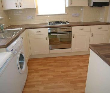 Bedroom Detached House In Winton, BH9 - Photo 4