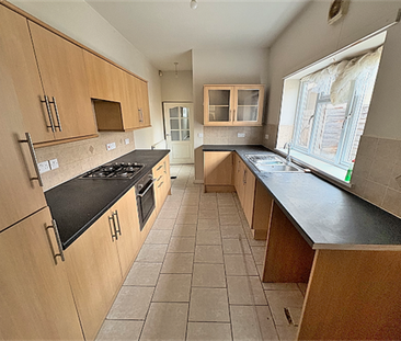 3 bedroom terraced house to rent - Photo 3