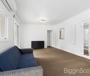 APARTMENT LIVING ON LAKE DAYLESFORD - Photo 3