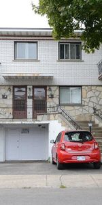 Saint Léonard- 4 1/2 2e étage semi meublé: cuisinière,frigo, table avec 6 chaises,matelas queen,rideau - Photo 3