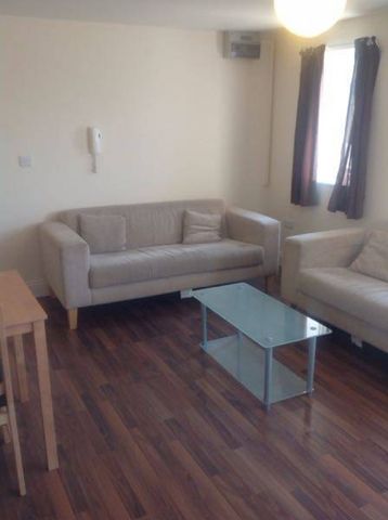 2 bed Apartment - To Let - Photo 2