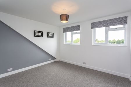 2 bedroom flat to rent, Available unfurnished from 14/04/2025 - Photo 2