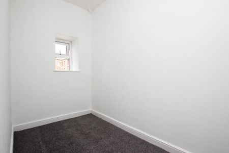3 bedroom end of terrace house to rent - Photo 4
