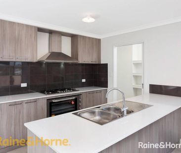 FAMILY HOME IN BOOROOMA - Photo 2