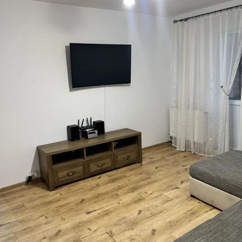 APARTAMENT 2 CAM , SEMIDECOMANDAT, ETAJ 3, MIRCEA CEL BATRAN, PARCARE - Fotografie 1