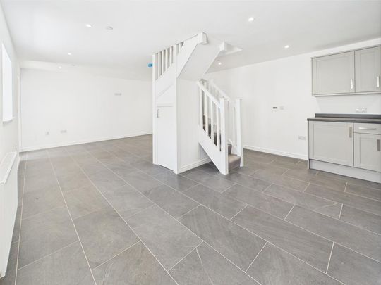 1 bedroom detached house to rent - Photo 1