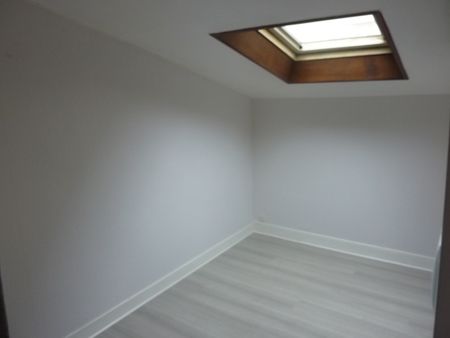 Location Appartement 1 pièce 24m² FONTAINEBLEAU 77300 - Photo 4