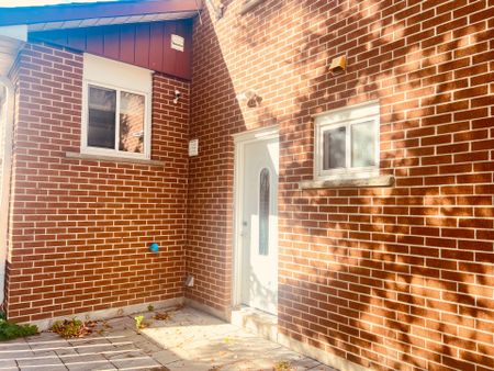 For Lease - 44 Wakefield Crescent Unit# Main Floor, Toronto, Ontario - Photo 3