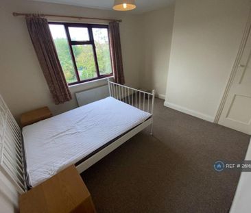 3 bedroom semi-detached house to rent - Photo 4