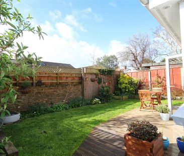 2 bedroom semi-detached house to rent - Photo 4