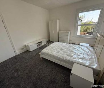 6 bedroom property to rent in Westcliff On Sea - Photo 6