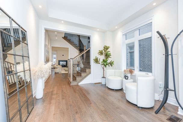 For Lease - 1288 Queens Plate Road, Oakville, Ontario - Photo 1