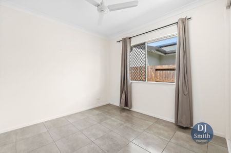 Stylish & Large 5 Bedroom Home in Central Smithfield - Photo 2