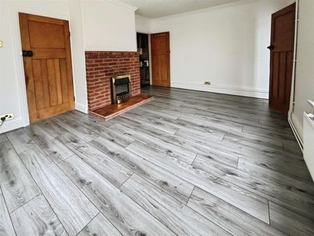 Chequer Street, Bulkington, Bedworth - Photo 2