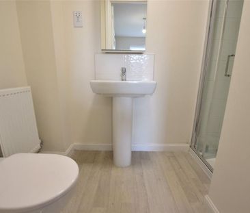 3 bedroom semi-detached house to rent - Photo 6