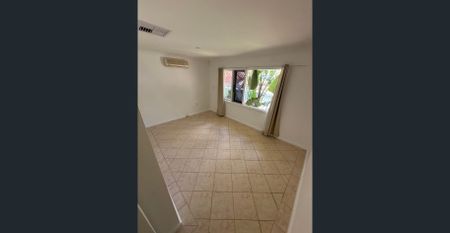 Parkside Living with Public Transport at Your Doorstep - Photo 3