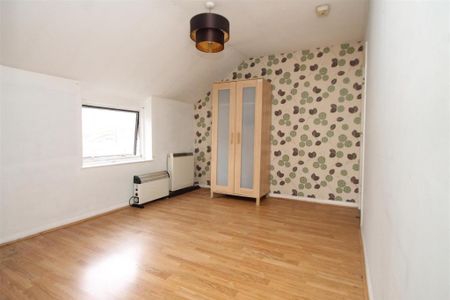 West Wycombe Road, High Wycombe - Photo 5
