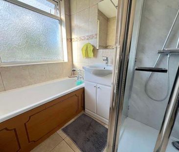 Raynton Close, Harrow, HA2 - Photo 2