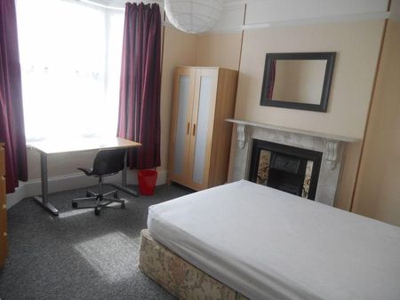 6 bedroom terraced house to rent - Photo 3