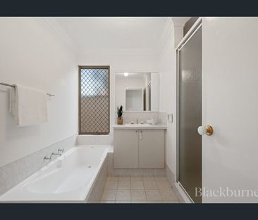 Spacious Villa in Prime Locale - Photo 6