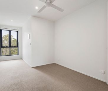 Perfectly Positioned and Contemporary Living - Photo 2
