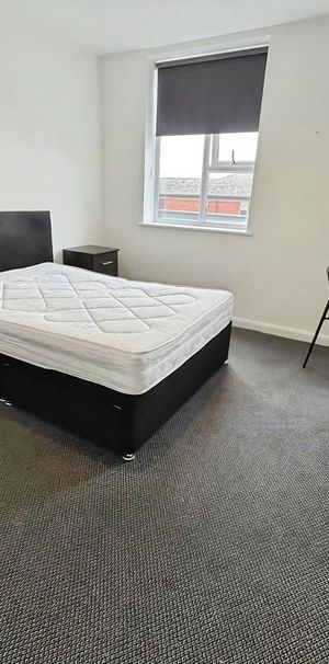 1 bedroom in a flat share to rent - Photo 1