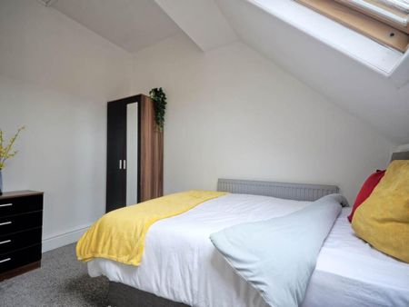 5 bedroom terraced house to rent - Photo 5