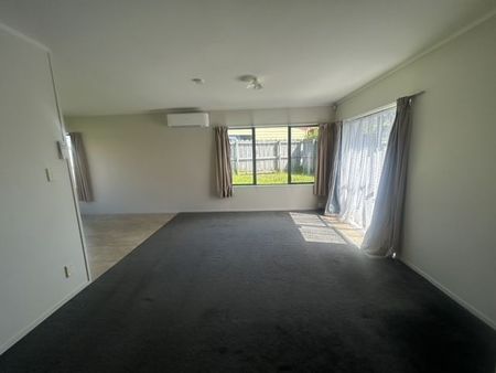 3 Bedrooms in BURSWOOD - Photo 5